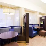 Courtyard By Marriott Fresno