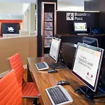 Courtyard By Marriott Fresno