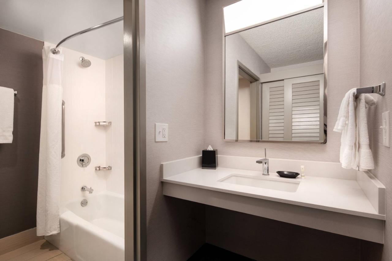 Courtyard By Marriott Hotel Fresno