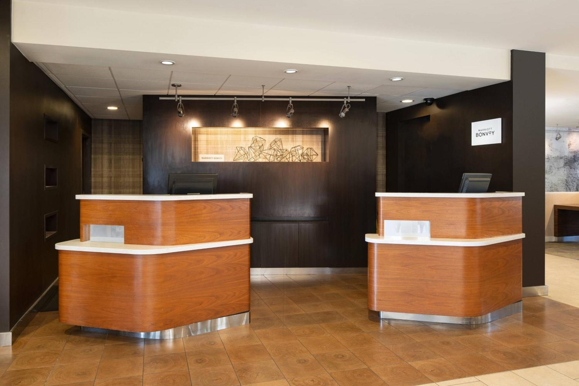 Courtyard By Marriott 3*