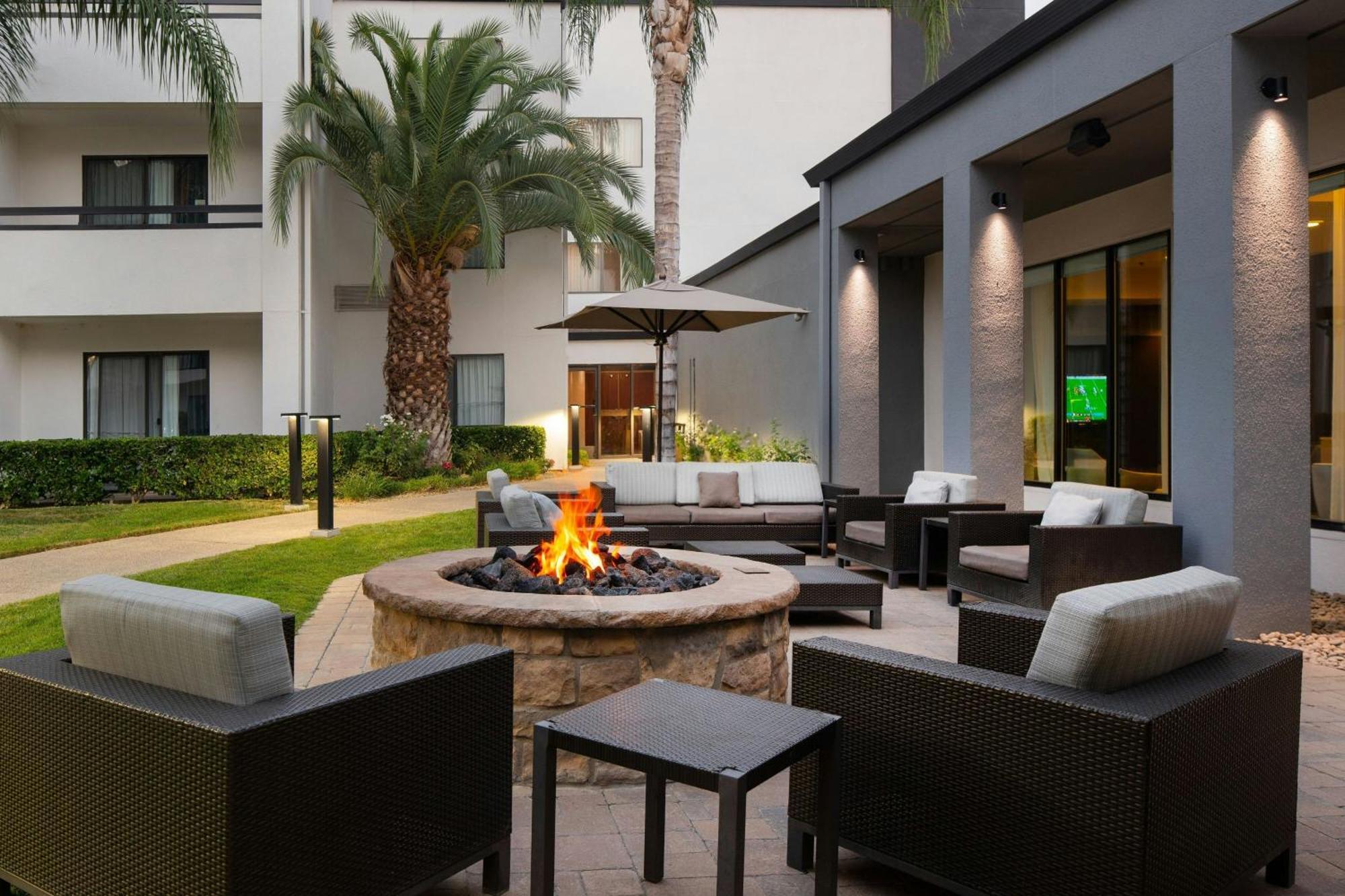 Courtyard By Marriott