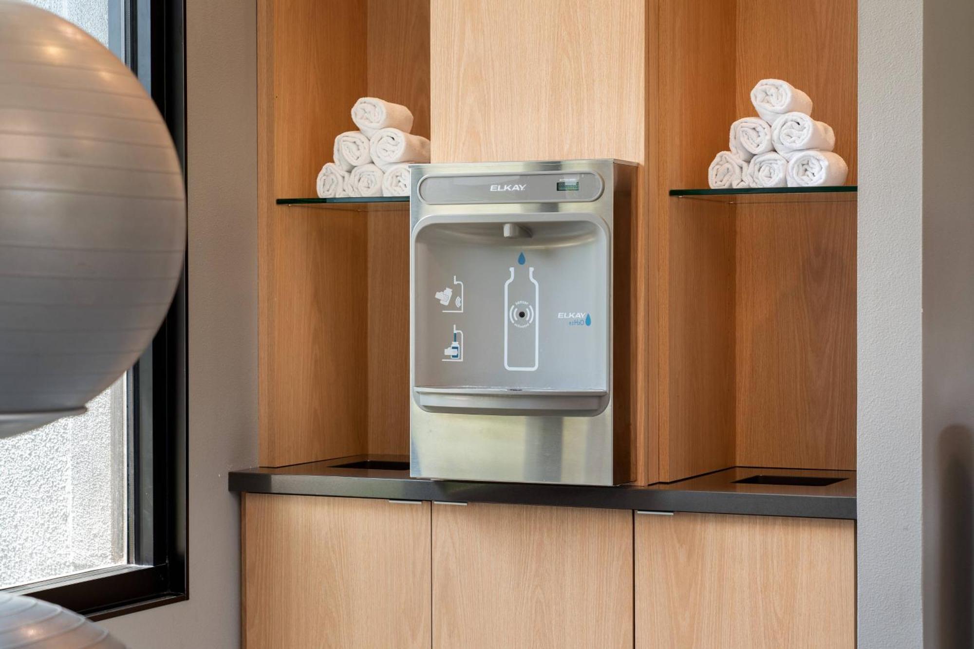 Courtyard By Marriott Hotel Fresno