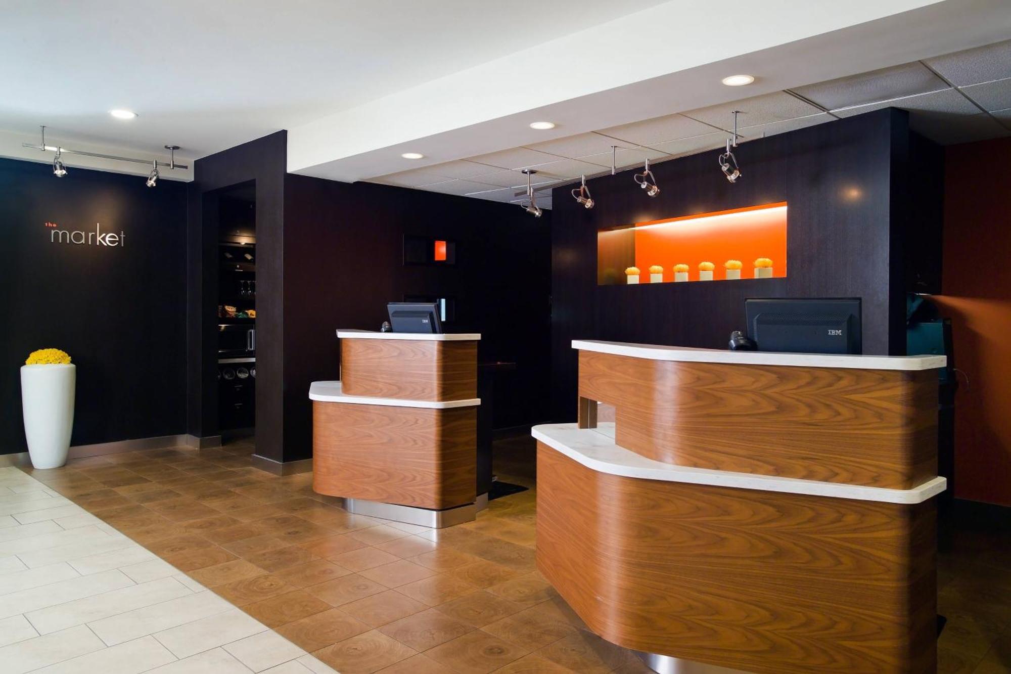 Hotel Courtyard By Marriott Fresno