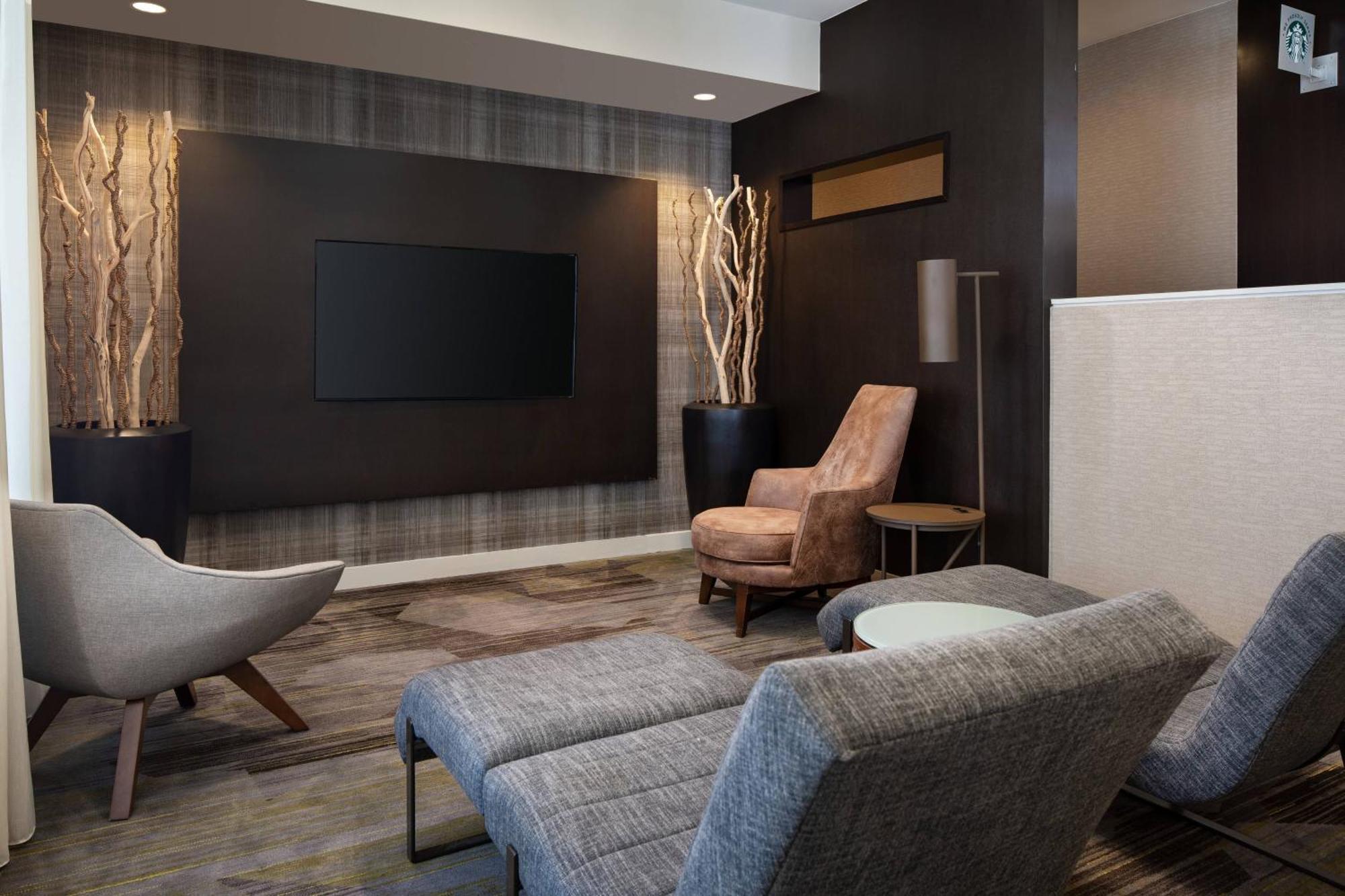 Hotel Courtyard By Marriott Fresno