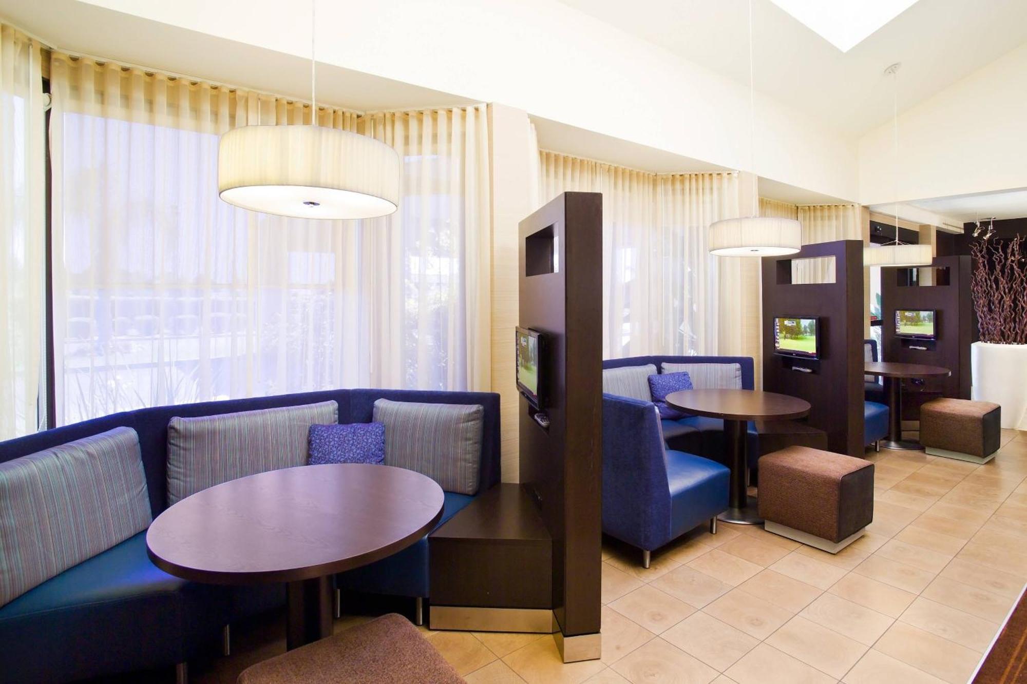 Courtyard By Marriott 3* Fresno