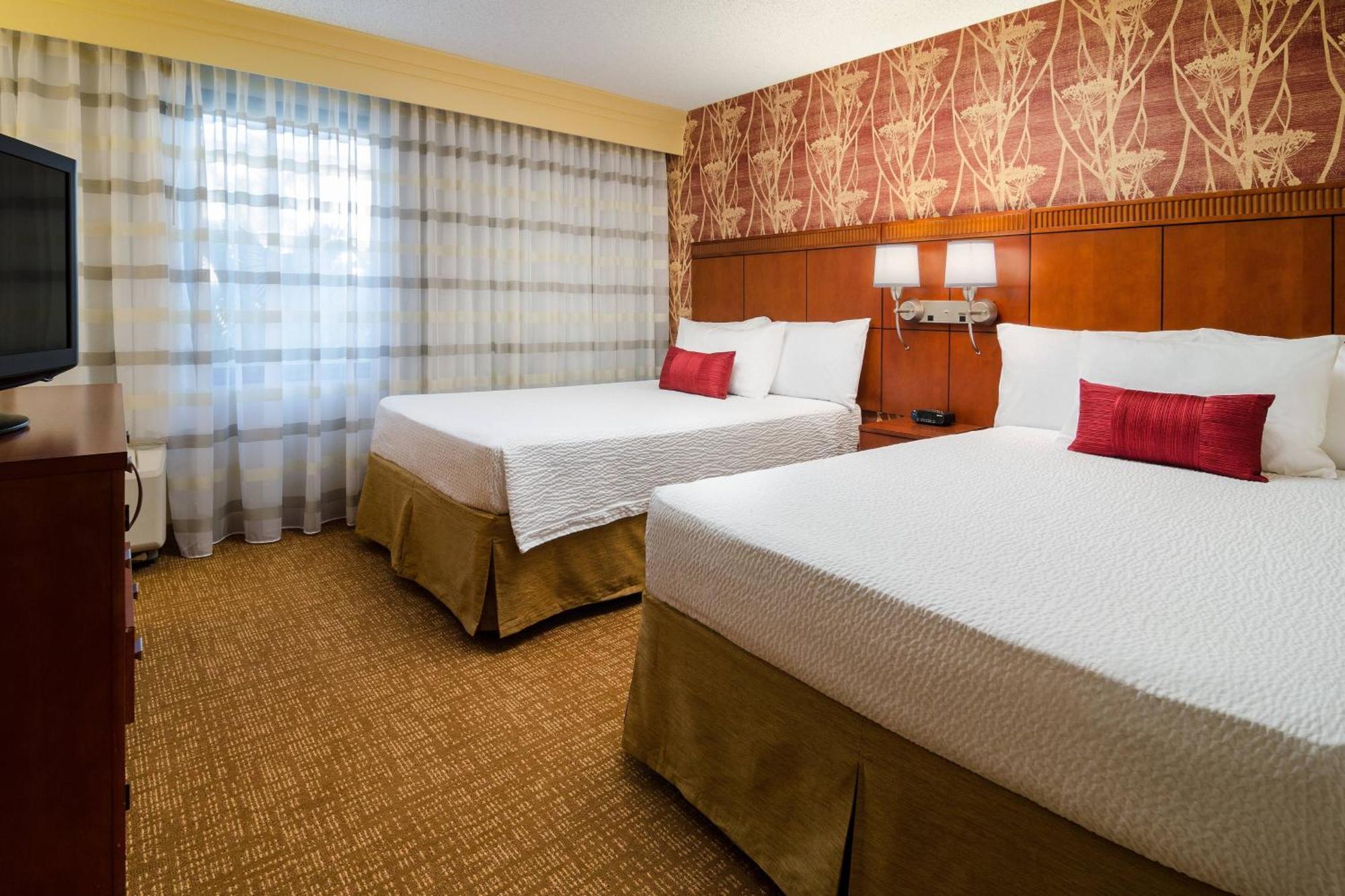 Hotel Courtyard By Marriott 3*