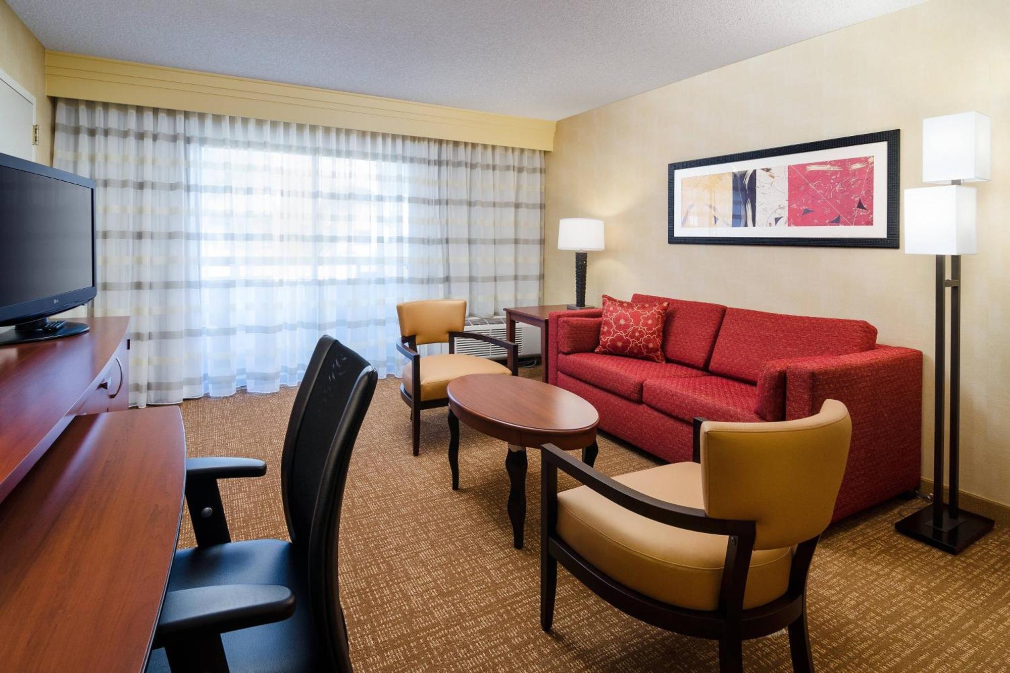 Courtyard By Marriott Hotel Fresno