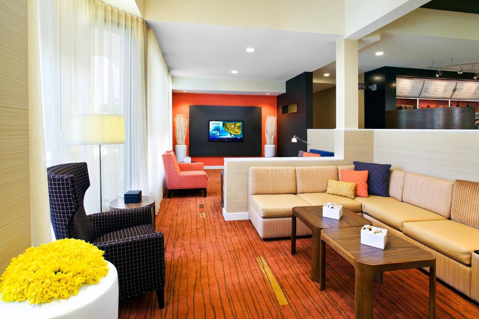 Courtyard By Marriott 3* Fresno