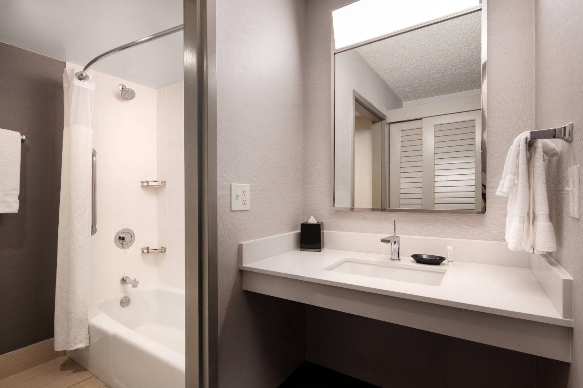 Hotel Courtyard By Marriott Fresno