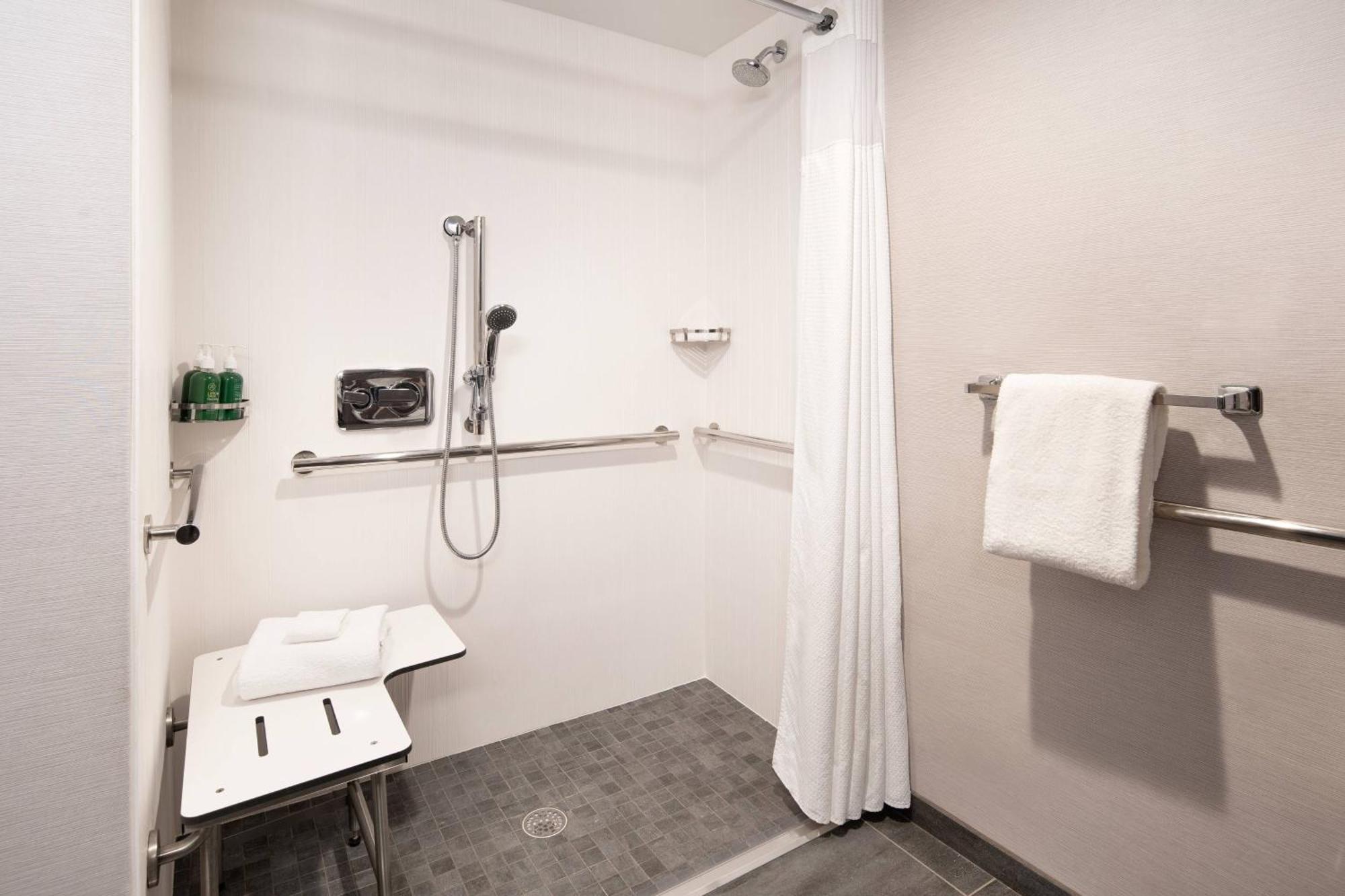 Courtyard By Marriott