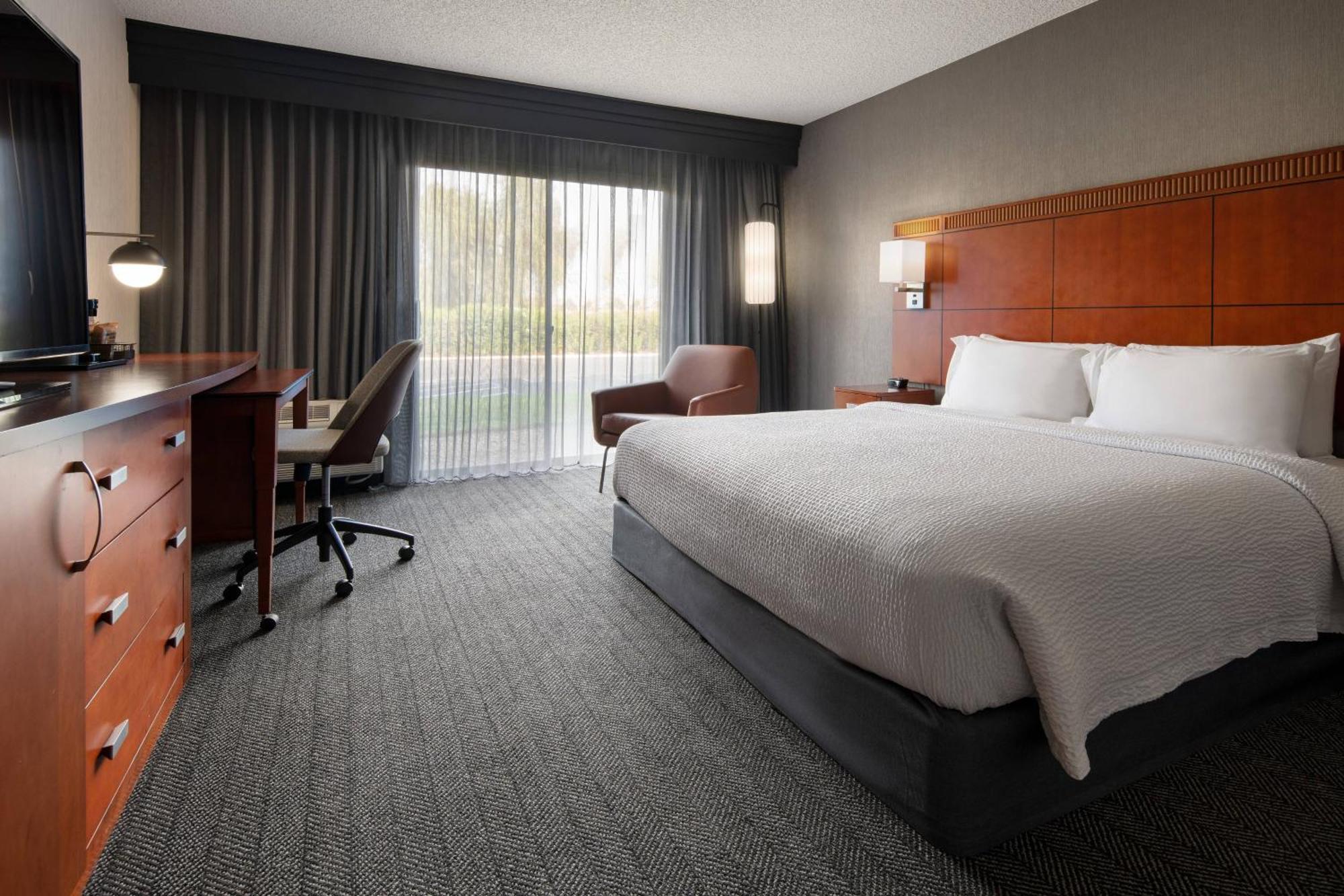 Hotel Courtyard By Marriott 3*