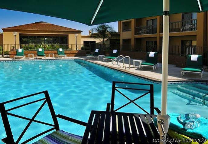 Courtyard By Marriott Hotel